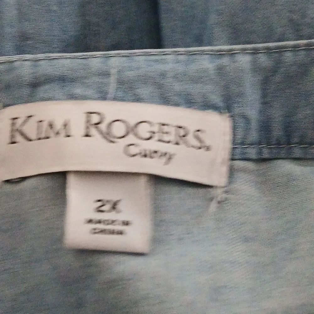 Kim Rogers curvy v neck button down short sleeve light wash denim blouse Sz 2X - Picture 5 of 6